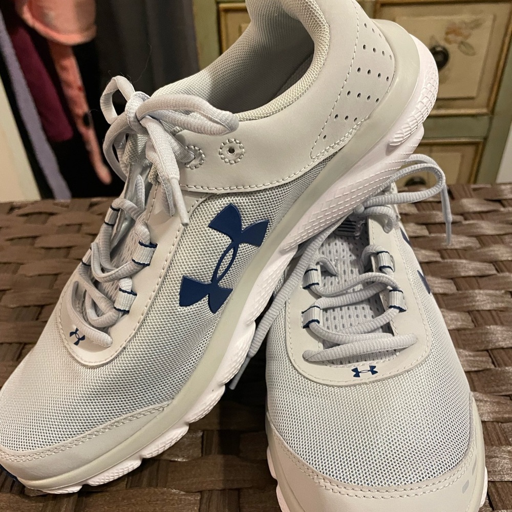 NWT Men’s Under Armour Men’s Charged Pursuit Athletic Shoes